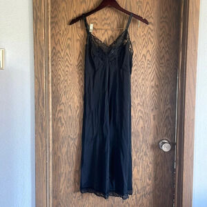 Vintage‎ Black Slip